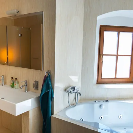 Kastiel Vila Pravenec