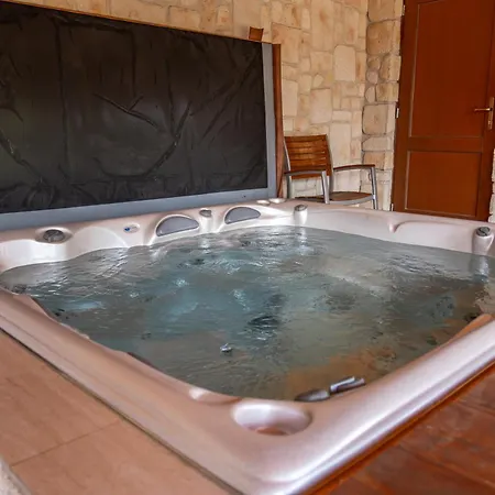 Kastiel Vila Pravenec